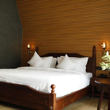 Leela'S 7Th Heaven Resort & Spa Trikunnapuzha Ngoại thất bức ảnh