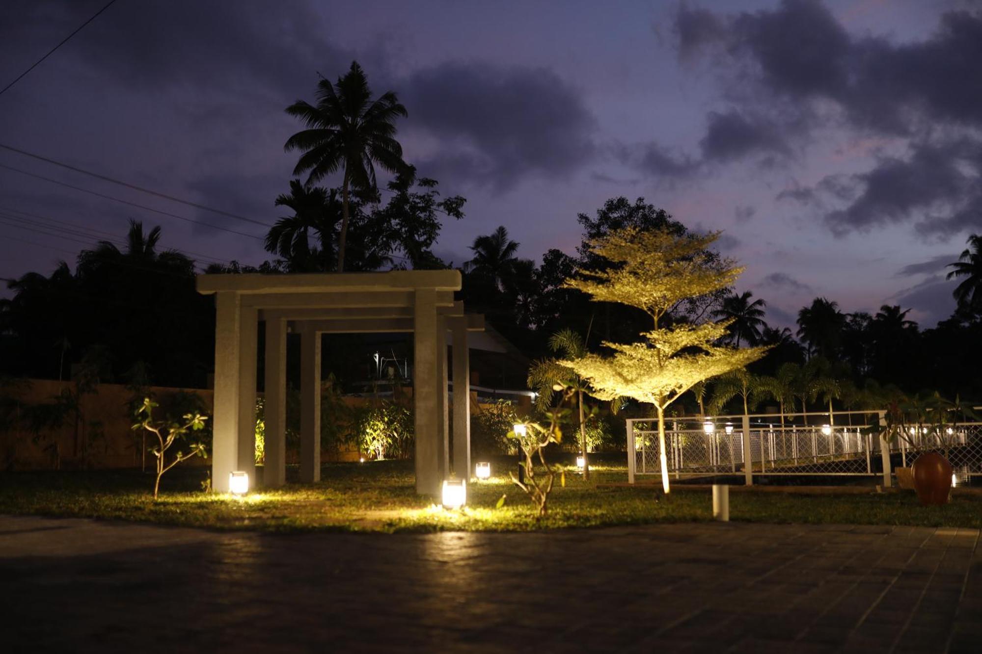 Leela'S 7Th Heaven Resort & Spa Trikunnapuzha Ngoại thất bức ảnh