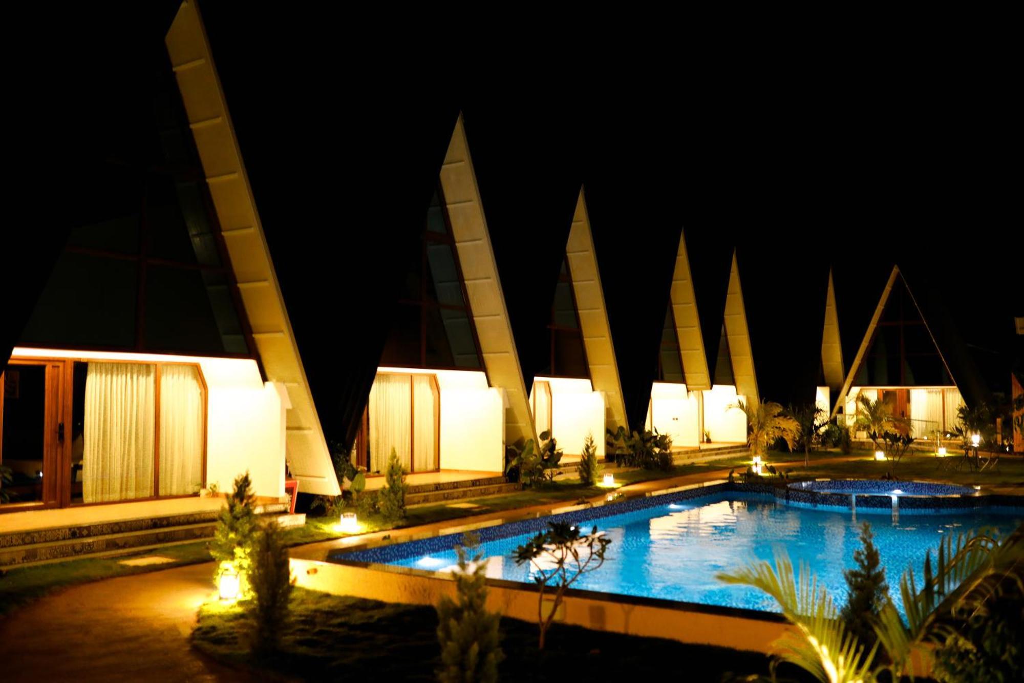 Leela'S 7Th Heaven Resort & Spa Trikunnapuzha Ngoại thất bức ảnh